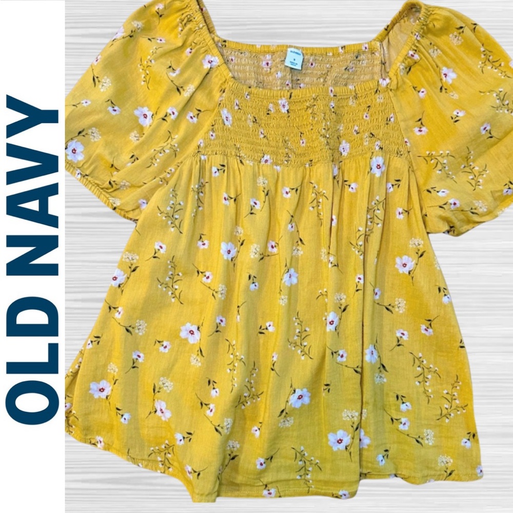 Old Navy Women's Smocked Yoke Yellow Floral-Print Swing Top / Size Small